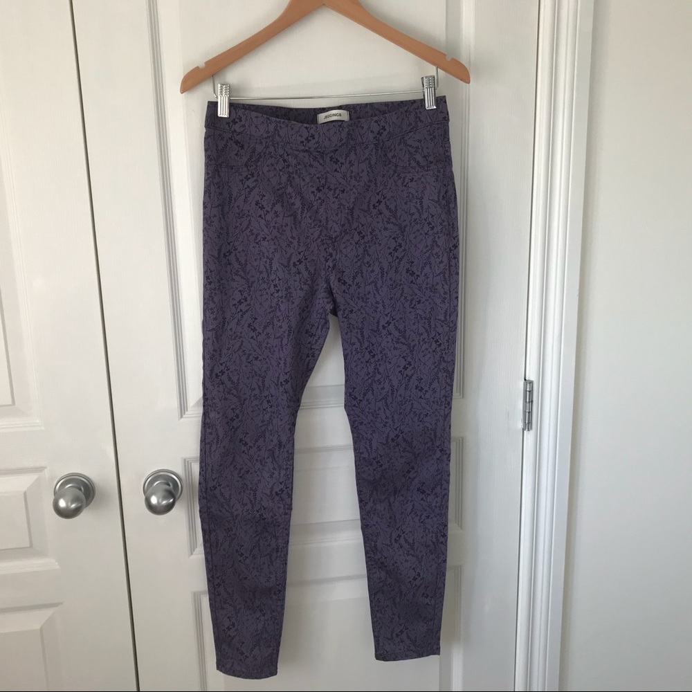 🌻2 for $75  Purple floral dress pants / jeggings